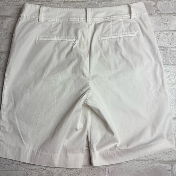 Talbots Perfect Shorts Bermuda White Size 8 EUC - Picture 3 of 11